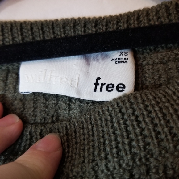 Aritzia Wilfred Free 100% merino wool sweater - Picture 7 of 8